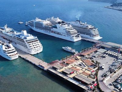 Kuşadası'na dev gemiler yanaştı turizm patlaması yaşanıyor!