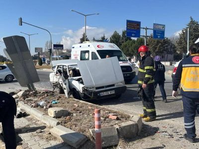 Kütahya’da katliam gibi kaza: İki otomobil çarpıştı! 3 ölü ve 2 yaralı var