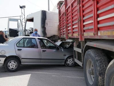 Kütahya'da Otomobil İle Kamyonet Çapıştı: 1 Yaralı