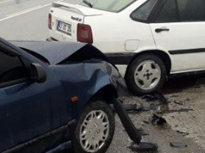 Kütahya’da Trafik Kazası: 2 Yaralı