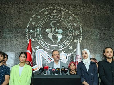 KYK kredi faizleri silinecek mi? Gözler Bu karara çevrildi! Bakan Kasapoğlu'ndan KYK borcu açıklaması