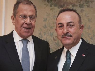 Lavrov ile Çavuşoğlu arasındaki tarihi görüşme gerçekleşti! İkiliden sıcak temaslar ve kritik açıklamalar!