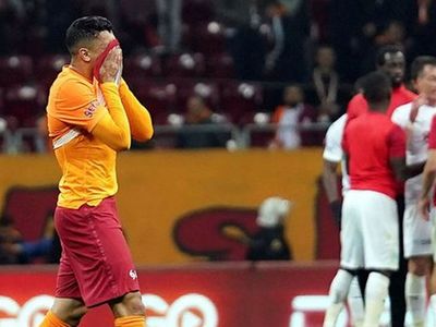 Levent Tüzemen, Galatasaray'ın Süper Lig'de Sivasspor'a mağlup olmasının ardından Domenec Torrent'i eleştirdi!