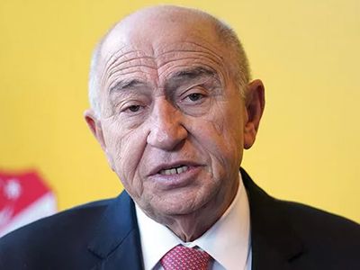 Levent Tüzemen, Nihat Özdemir'in Türkiye Futbol Federasyonu'ndan istifa etmesinin kendisi için büyük bir sürpriz olduğunu açıkladı