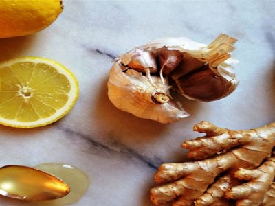 Limon suyu ve sarımsak kürü nasıl hazırlanır, faydaları neler? 40 diş sarımsağı 2 litre suda bekletip içmenin faydaları