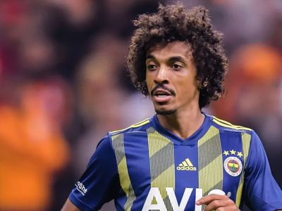 Luiz Gustavo Fenerbahçe’den ayrıldı mı? Luiz Gustavo hangi takıma gidecek? Fenerbahçe Luiz Gustavo’nun Suudi Arabistan ekibi Al Nassr’a transferi hakkında açıklama yaptı