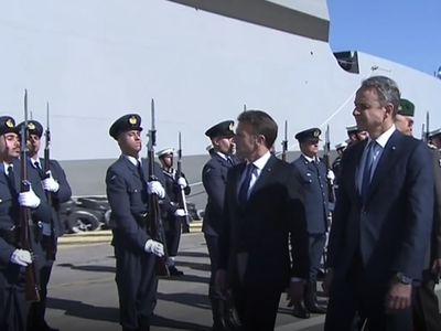 Macron ve Miçotakis “Kimon” Güvertesinde Geleceği İmzalıyor