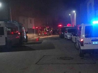 Mahalleyi Ateşe Verdi! Genci Linçten Polis Kurtardı