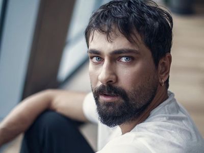 Mahkum dizisinin savcısı Onur Tuna yeni aşkı ile yakalandı: İşte ünlü çiftten ilk fotoğraf