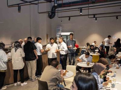Malatya şehir kütüphanesinde öğrencilere yemek ikramı