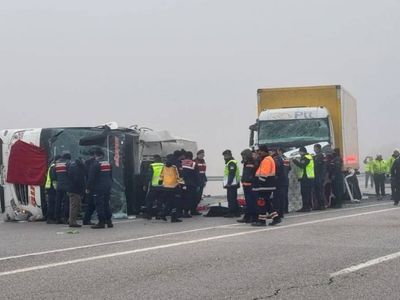 Malatya’da yolcu otobüsü devrildi: Çok sayıda ölü ve yaralı var