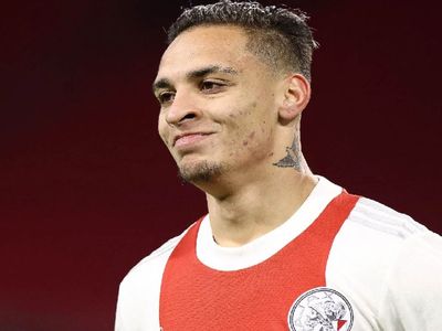 Manchester United’tan tarihi transfer: Ajax’ın yıldızı Antony United’a transfer oldu! Transfer sezonunun rekoru kırıldı