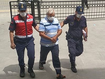 Manisa’da Amca Çocuklarının Silahlı Kavgasında 2 Kişi Yaralandı
