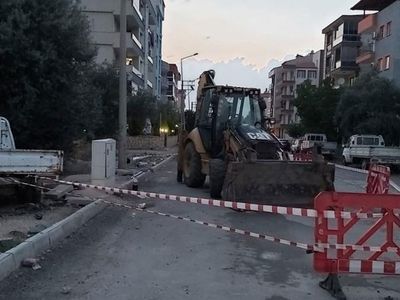 Manisa’da Bir Çocuk Elektrik Direğinin Altında Kalarak Can Verdi