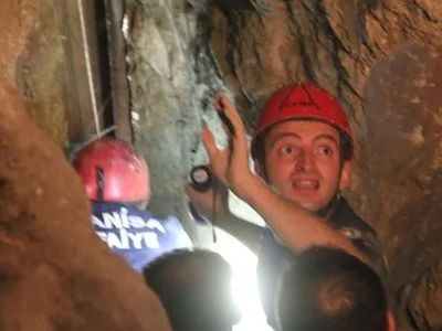 Manisa’da korku dolu anlar: Kuyuya düşen 2 yaşındaki çocuğu kurtarmak için tünel açıldı