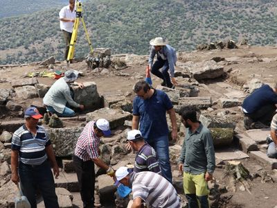 Manisa’da Roma Dönemine ait 3 Bin Mezar Tespit Edildi