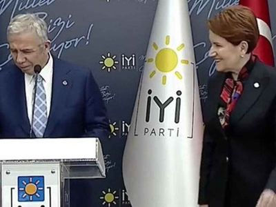 Mansur Yavaş'ın sözlerinden rahatsız olan Meral Akşener kürsüyü terk etti!