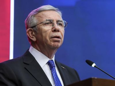 Mansur Yavaş’tan UEFA’nın bozkurt kararına sert tepki: ‘Türklerin kimliğini temsil eder’