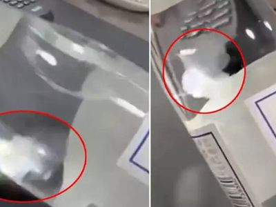 Marketten su alan kadın şok geçirdi: Şişelerin içinden denizanası çıktı