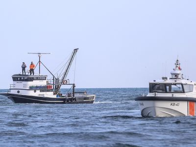 Marmara Denizi’nde kaybolan gemicilere ulaşma çabası sürüyor: SAS komandoları ve balıkçılar seferber edildi!
