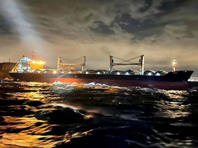 Marmara denizinde sıcak dakikalar: İstanbul’a giden tahıl gemisi karaya oturdu