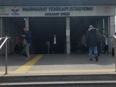 Marmaray'da bir kişi intihar etti
