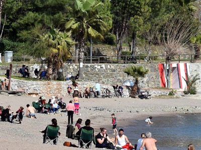 Marmaris'te 27 Dereceyi Gören Sahile Koştu