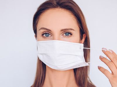 Maske ile Koronavirüs'ü Hafif Atlatmak Mümkün