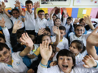 MEB’den tatili 4 gün daha uzattı! Anneler babalar 9 gün bayram edecek