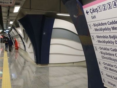 Mecidiyeköy metrosunda intihar girişimi: Seferler durduruldu