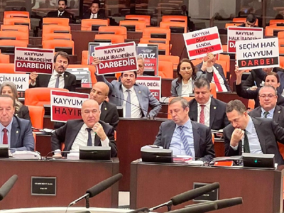 Meclis'te Yerlikaya'ya 'kayyım' protestosu