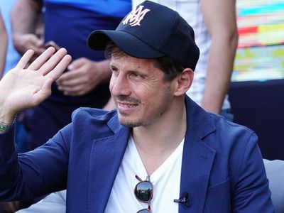Medipol Başakşehir Teknik Direktörü Emre Belözoğlu bir gün Fenerbahçe teknik direktörü olarak taraftarları mutlu etmek istediğini söyledi! Trabzonspor'un Süper Lig şampiyonluğunu kutladı