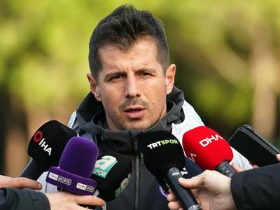 Medipol Başakşehir'de Emre Belözoğlu'ndan Transfer Açıklaması!