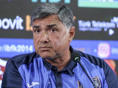 Medipol Başakşehir'de Erdinç Sözer Avrupa Konferans Ligi'nde oynayacakları Maccabi Netenya maçında dominant bir oyun oynamak istedklerini söyledi