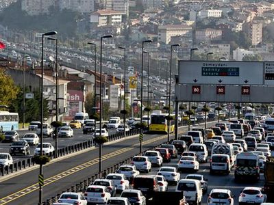 Megakent İstanbul'da Hem Trafik Hem Toplu Taşıma Çilesi
