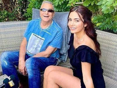 Mehmet Ali Erbil'i Taciz Nedeniyle Dava Etmişti, Şarkıcı Ece Ronay Hamile Olduğunu Duyurdu!