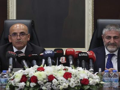 Mehmet Şimşek ilk mesajı verdi: Ana hedefimiz tek haneli enflasyon