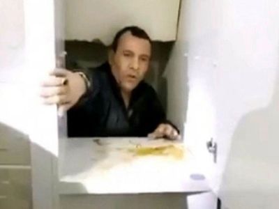 Mekan basıp 2 kişi yaralayan zanlı, elbise dolabının arkasında yakalandı!