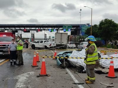 Meksika'da Freni Patlayan Tır 4 Kişinin Ölmesine Sebep Oldu
