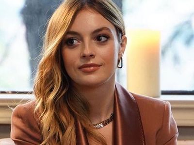 Melis Sezen'in Milyonluk Kolyesi Pes Artık Dedirtti!