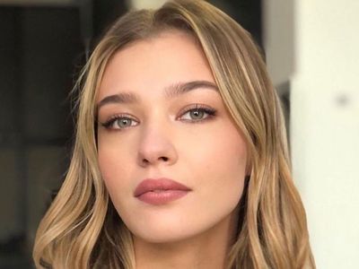 Melisa Döngel Uğradığı Cinsel İstismarı Anlattı! Dinleyenler Göz Yaşlarına Boğuldu
