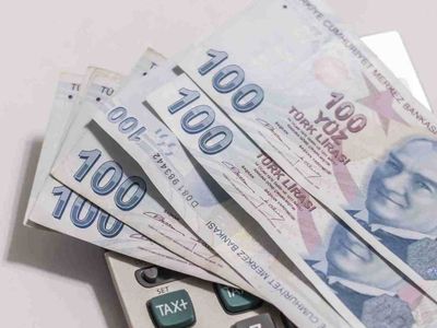 Memur ve emekliye ek zam kararı çıktı! 3600 Ek Gösterge sonucu ikramiye ve aylıklarda büyük oranda artış yaşandı