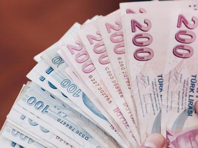 Memurlar için bayram başladı! Zamlı maaşlar bayram öncesinde hesaplara yatıyor!