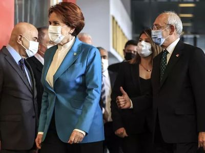 Meral Akşener Kuzeni Osman Kavala'ya Destek Vermeye Devam Ediyor!