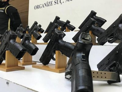 Mersin’de 250 polisle operasyon yapıldı: Çok sayıda kişi gözaltında