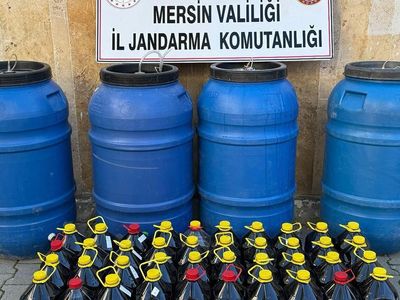 Mersin'de binlerce litre içki yakalandı