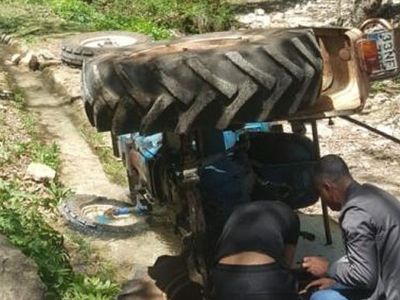 Mersin’de Bir Adam Devrilen Traktörün Altında Kalmaktan Kıl Payı Kurtuldu