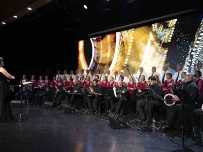 Mersin’de emekli evi korosundan Türk sanat müziği gecesi