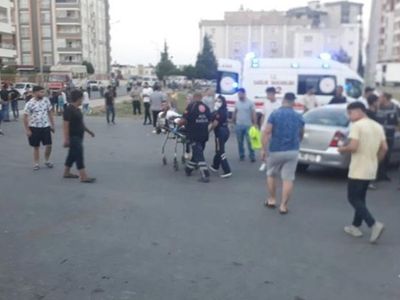 Mersin'de pazarcılar arasında çıkan kavga, silahlı saldırıya dönüştü! 1'i çocuk 10 kişi yaralandı!