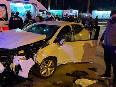 Mersin'de Trafik Kazası: 3 Kişi Yaralandı